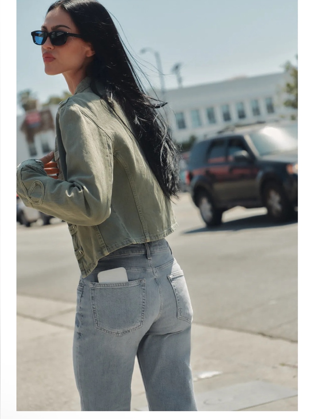 Zara TRF MID-RISE CAPRI JEANS - Picture 2 of 7